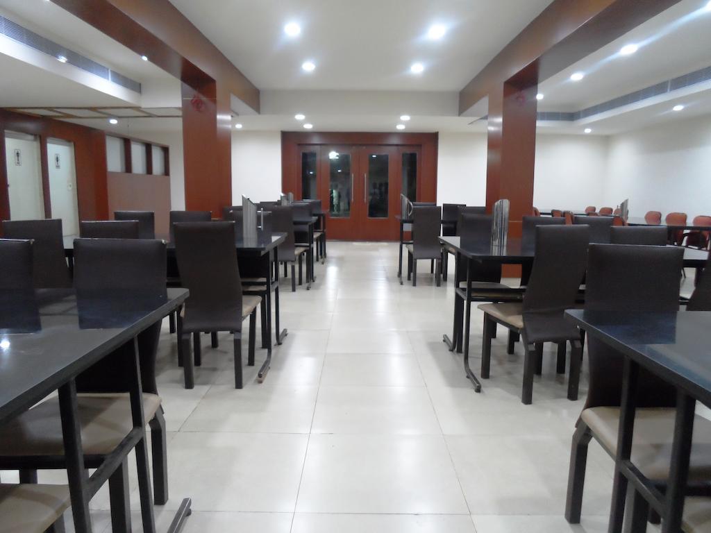 Hotel Bhimas Paradise Tirupati Eksteriør bilde