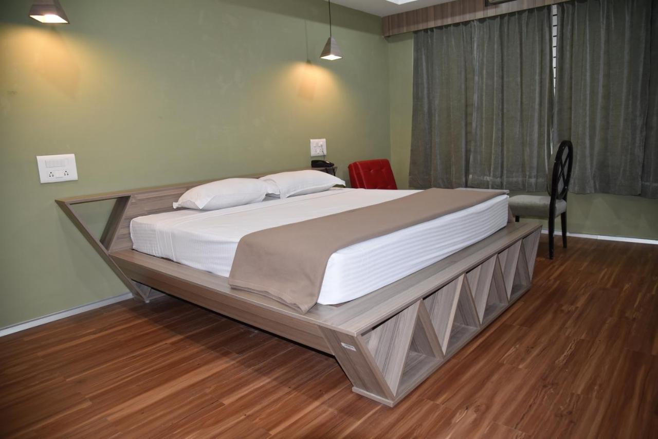 Hotel Bhimas Paradise Tirupati Eksteriør bilde